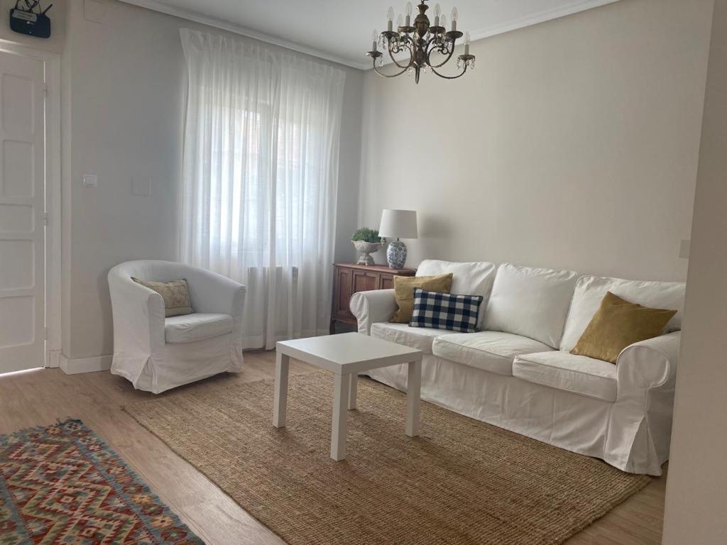 La Casita De El Montan Baja Aparthotel Avilés Buitenkant foto